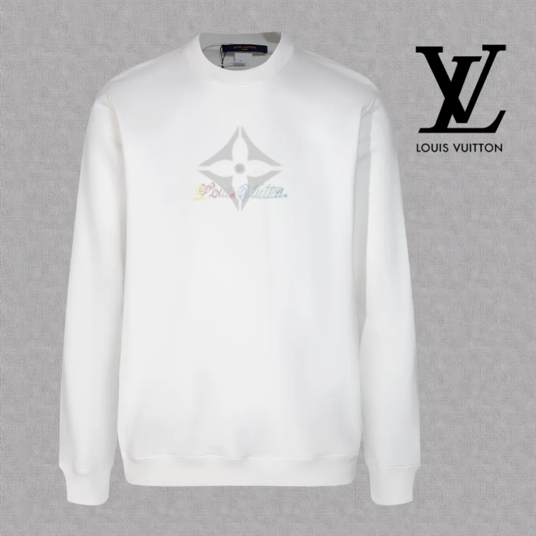 🅿️250 hot style on the shelves🔥❗ 💫〖Louis Vuitton LV〗 Fashionable round neck sweatshirt, casually matched with various styles, it is perfectly handsome😎The whole dress is made of double waistcoats, which makes the whole dress more three-dimensional. Not ordinary factories can do such fine work. The 2025 spring style counters are on sale, exquisite round neck terry sweatshirt, high-end double-strand pure cotton Customized drawstring ribs are dyed in the same vat and are complete with three standards. The chest craftsmanship adopts a simple and elegant pattern on the chest, which is easy to control for any age group! Fit and comfortable! Customized thickened 440g terry sweatshirt fabric, soft and comfortable to the touch, with a three-dimensional shape! 🙌🏻 It’s also very breathable, so it’s a versatile style that can be worn with any outfit! ✔Color: Black White Apricot Size: S M L XL 2XL